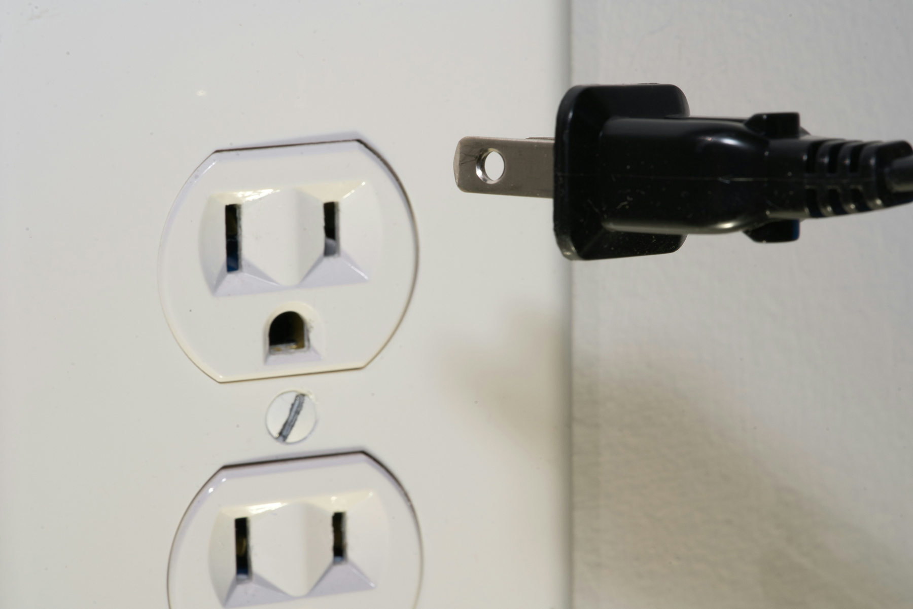 Stromstecker eines Fernsehers